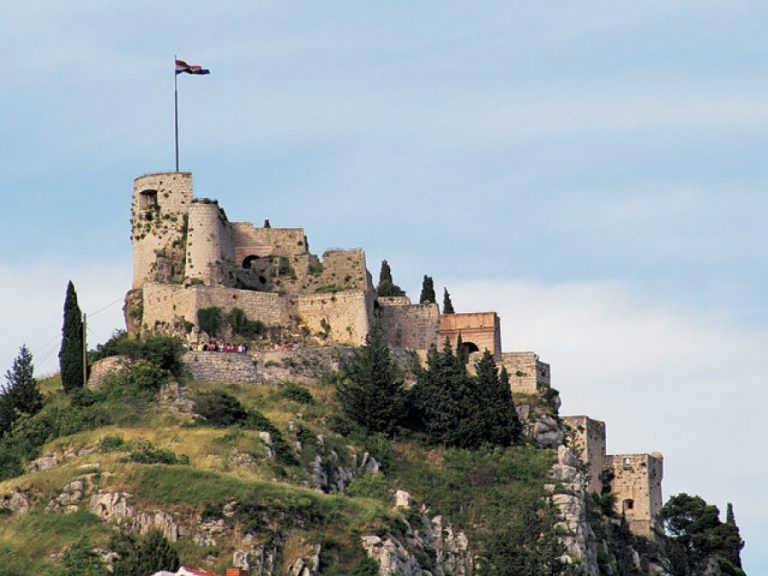 IZLET-KLIS